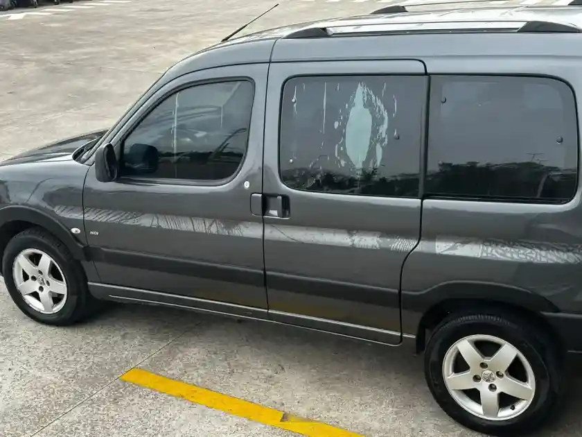 Peugeot Partner Patagónica 1.6 Hdi Vtc Plus 2016 - foto 4