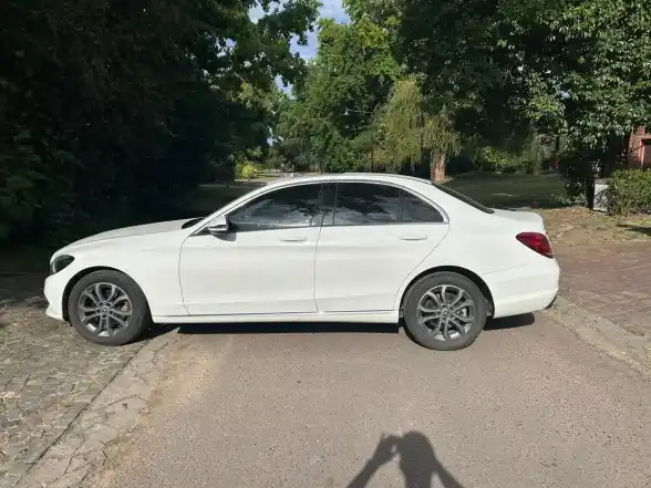 Mercedes-Benz Clase C 2.0 C200 Avantgarde At 184Cv 2018 - foto 2