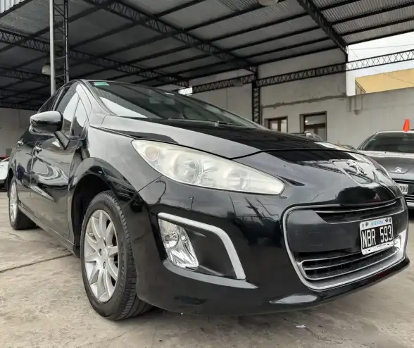 Peugeot 308 1.6 Active 2013 - foto 1