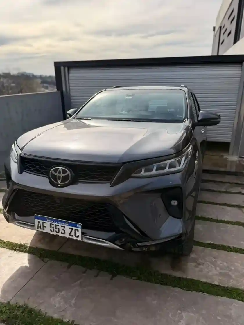 Toyota Hilux Sw4 2.8 Tdi Diamante Ii 4X4 7As 6At 2022 - foto 1