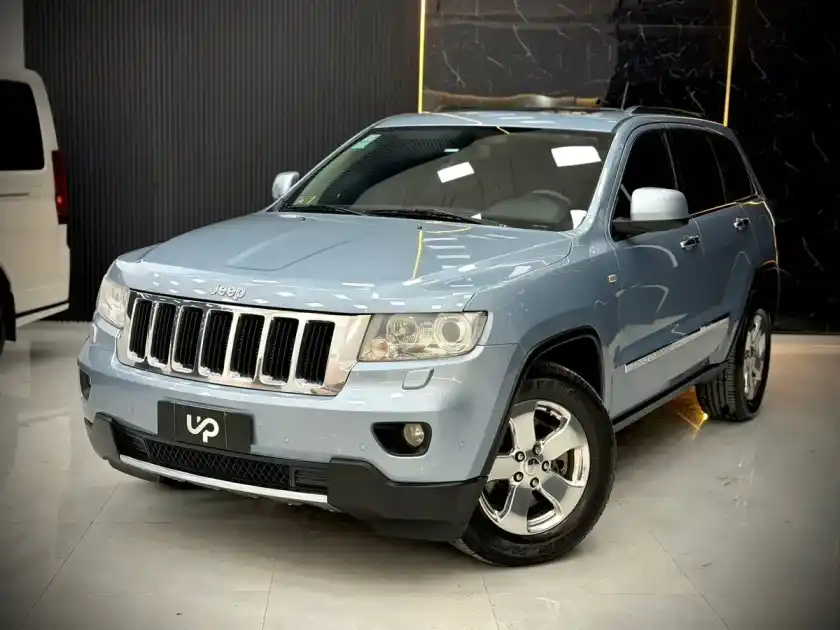 Jeep Grand Cherokee 2013 - foto 1