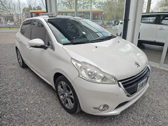 Peugeot 208 1.6 Feline 2013 - foto 2