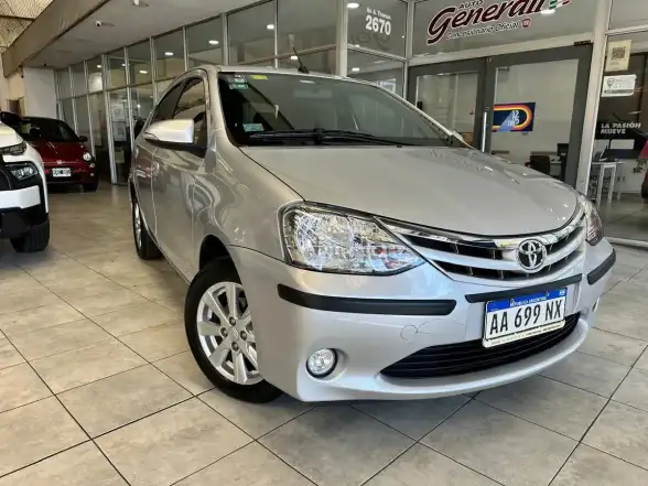 Toyota Etios 1.5 Sedan Xls 2016 - foto 2