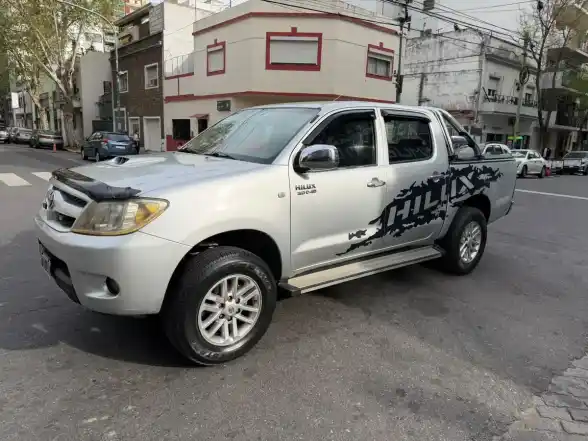 Toyota Hilux 3.0 D/Cab 4X4 Sr 2005 - foto 2