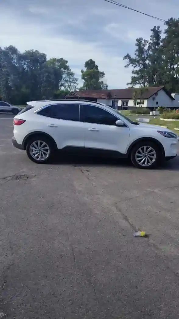 Ford Kuga 2.0 Titanium 2022 - foto 2