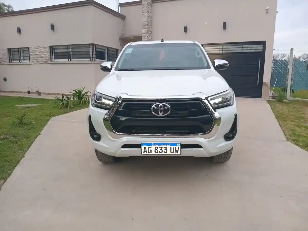 Toyota Hilux Pick-Up Srv 2.8 Tdi 4X4 Automática 2024 - foto 3
