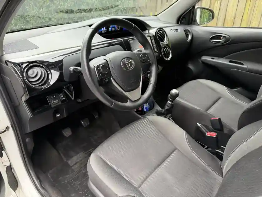 Toyota Etios 1.5 Xls Mt 2017 - foto 5