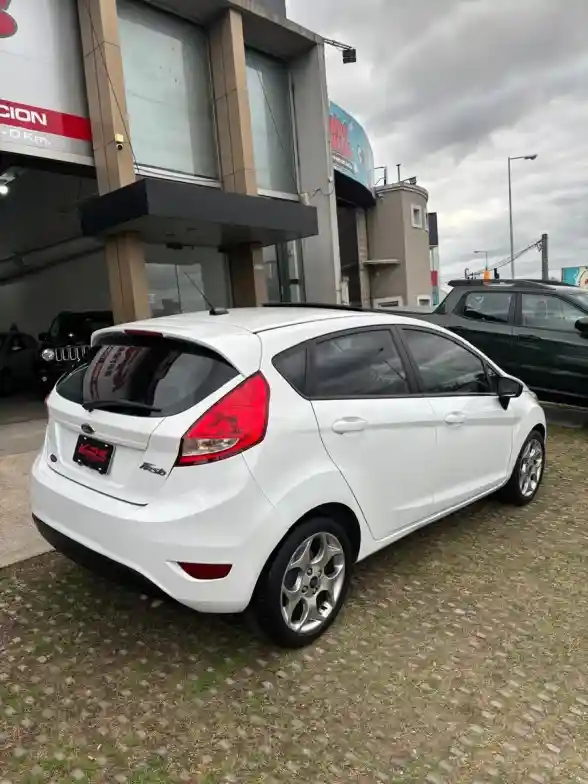 Ford Fiesta Kinetic 1.6 Design 120Cv Titanium 2011 - foto 2