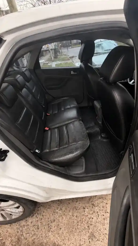Ford Focus 2 1.8 Td Exe Sedan Ghia 2010 - foto 4