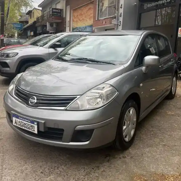 Nissan Tiida 2011 - foto 1