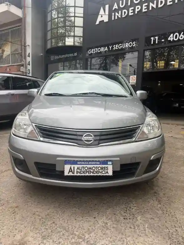 Nissan Tiida 1.8 Visia 5 P 2011 - foto 2