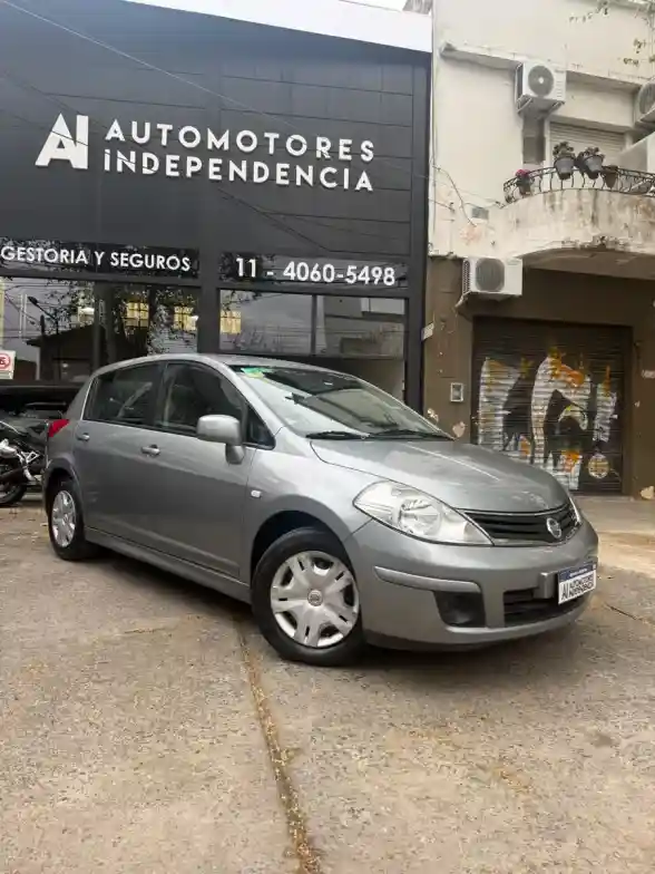 Nissan Tiida 1.8 Visia 5 P 2011 - foto 3