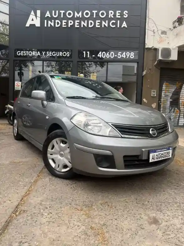 Nissan Tiida 1.8 Visia 5 P 2011 - foto 5