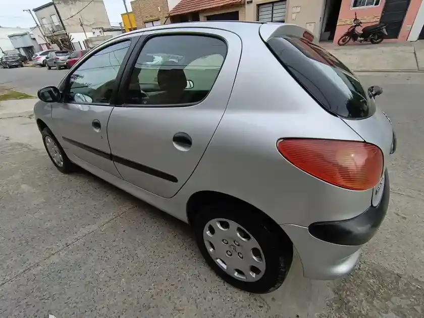 Peugeot 206 1.4 Generation Plus 75Cv 2012 - foto 4