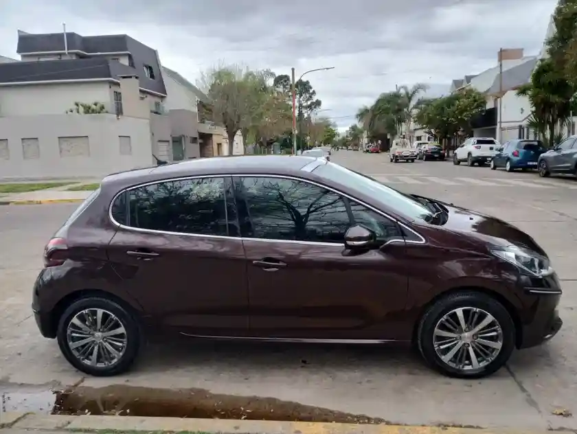 Peugeot 208 1.6 Feline Tiptronic 2018 - foto 3