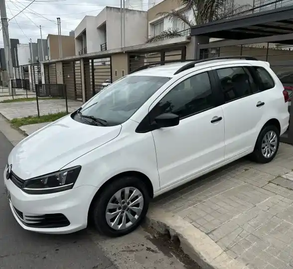 Volkswagen Suran 1.6 Comfortline 101Cv Ab 2015 - foto 1