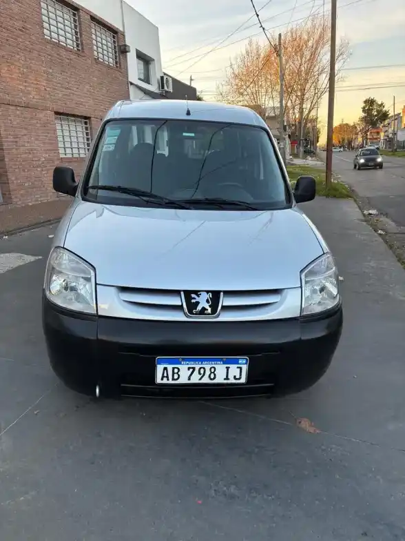 Peugeot Partner 1.6 Hdi Furgon Confort 5As 2017 - foto 2