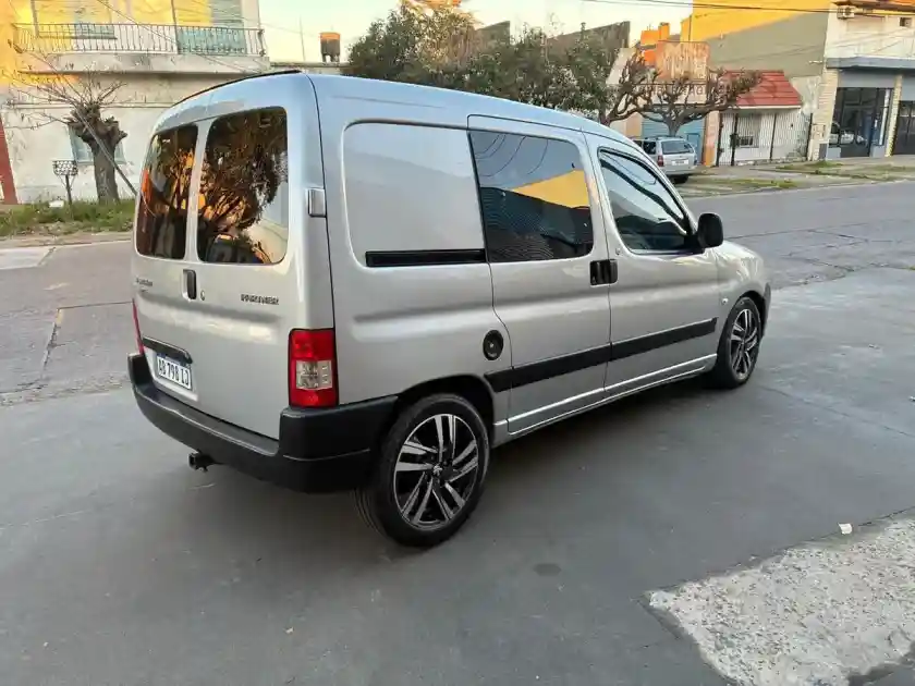 Peugeot Partner 1.6 Hdi Furgon Confort 5As 2017 - foto 3