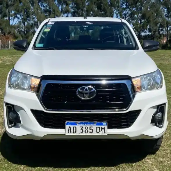 Toyota Hilux Pick-Up 2.8 Cd Sr 177Cv 4X4 2018 - foto 1