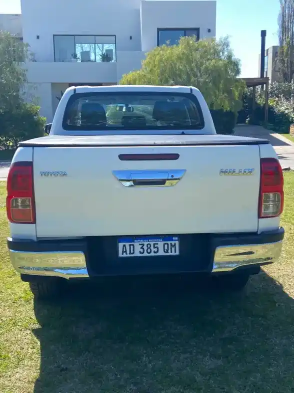 Toyota Hilux Pick-Up 2.8 Cd Sr 177Cv 4X4 2018 - foto 3