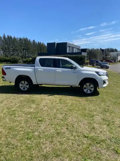 Toyota Hilux Pick-Up 2.8 Cd Sr 177Cv 4X4 2018 - foto 4