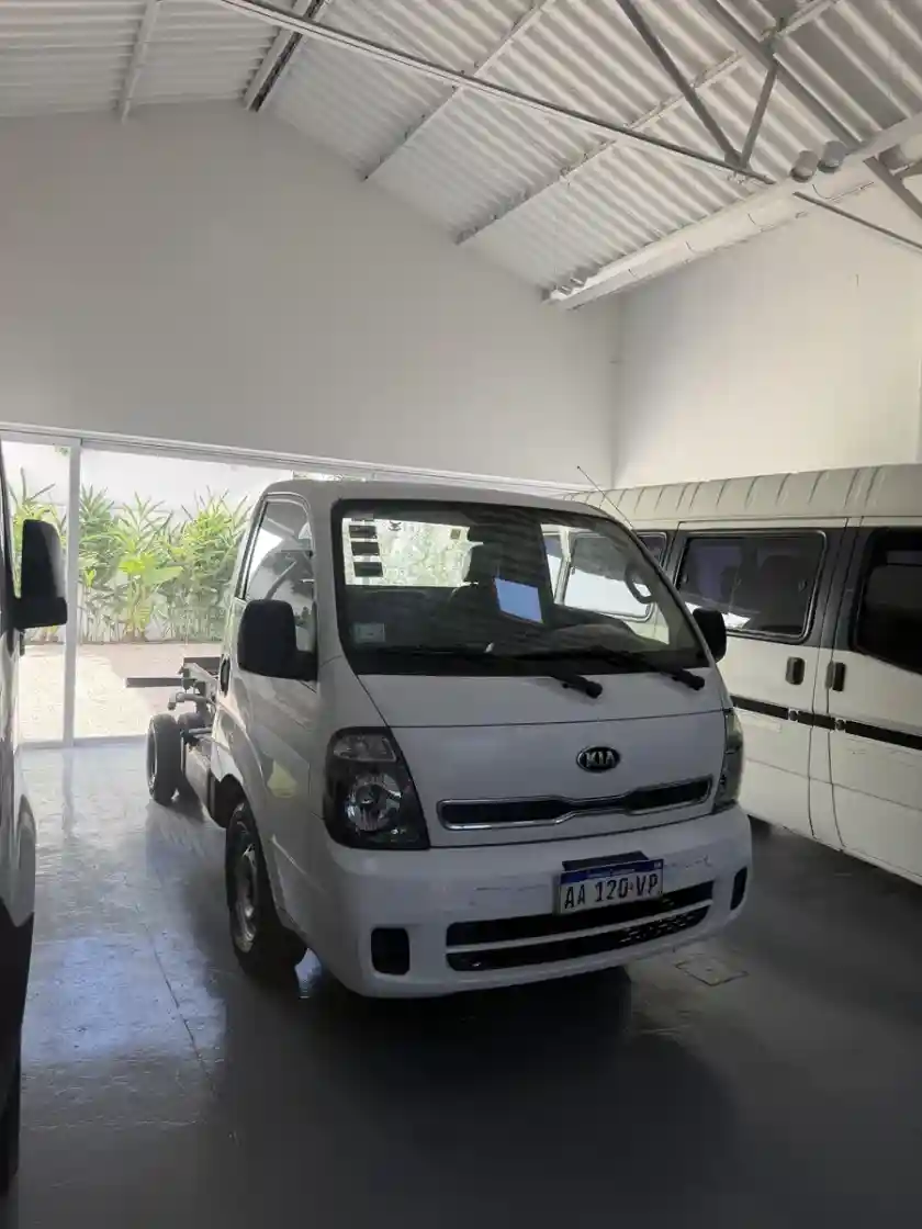 Kia K2500 2.5 Caja 2016 - foto 1