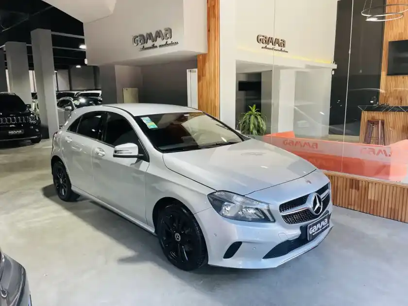 Mercedes-Benz Clase A 1.6 A200 Urban 156Cv 2018 - foto 2