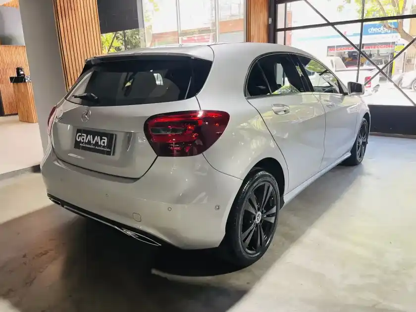 Mercedes-Benz Clase A 1.6 A200 Urban 156Cv 2018 - foto 5