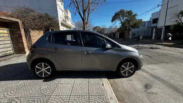 Peugeot 208 1.6 Allure 2017 - foto 5