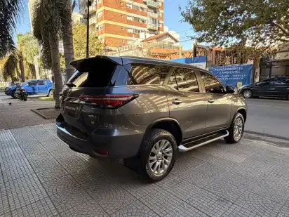 Toyota Sw4 2.8 Srx 204Cv 4X4 7As At 2023 - foto 5