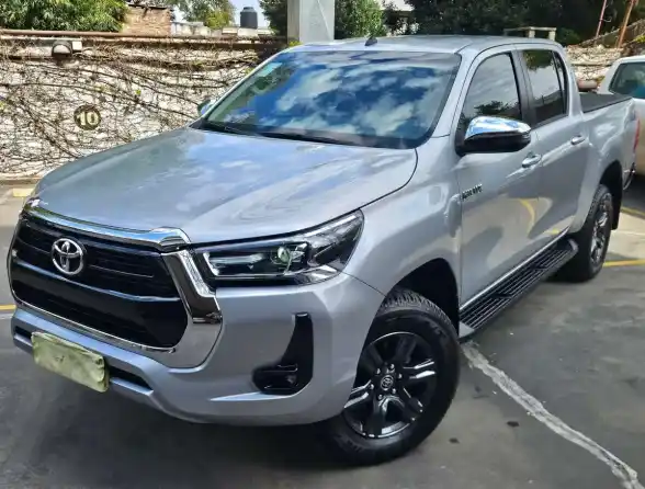 Toyota Hilux Pick-Up 2.8 Cd Srv 204Cv 4X4 At 2026 - foto 1
