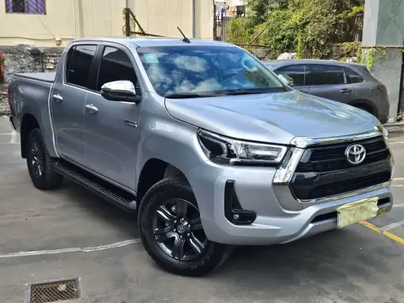 Toyota Hilux Pick-Up 2.8 Cd Srv 204Cv 4X4 At 2026 - foto 3