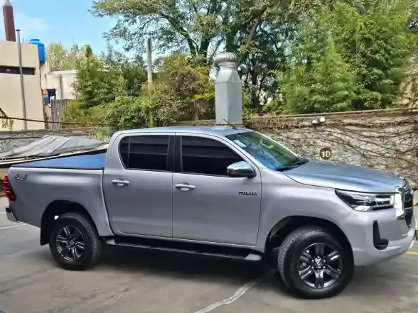 Toyota Hilux Pick-Up 2.8 Cd Srv 204Cv 4X4 At 2026 - foto 4