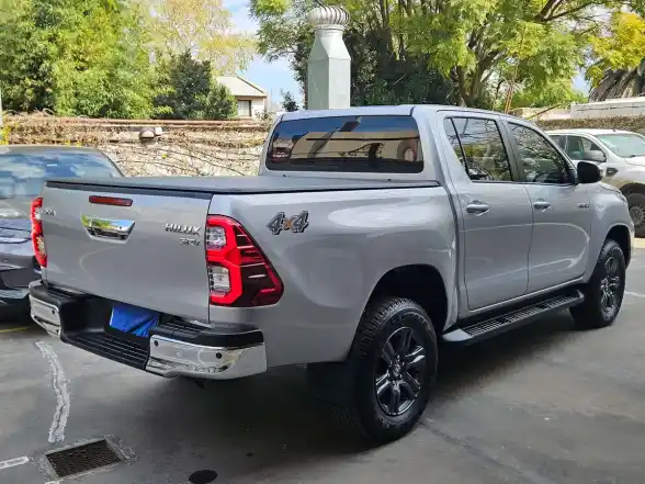 Toyota Hilux Pick-Up 2.8 Cd Srv 204Cv 4X4 At 2026 - foto 5