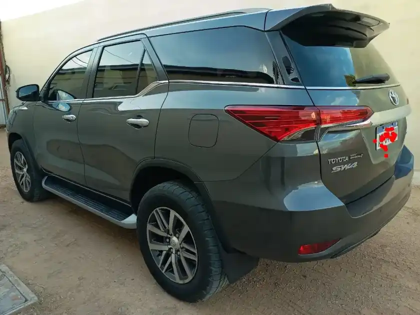 Toyota Sw4 2.8 Srx 177Cv 4X4 7As At 2019 - foto 2