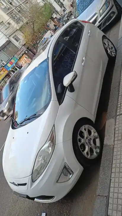 Ford Fiesta Kinetic Design 1.6 Sedan Titanium 2012 - foto 2