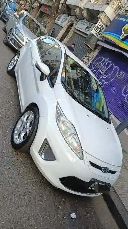 Ford Fiesta Kinetic Design 1.6 Sedan Titanium 2012 - foto 3