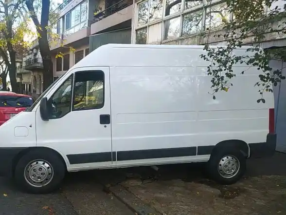Peugeot Boxer 2.3 Hdi Confort 350Mh Elevado. 2015 - foto 2