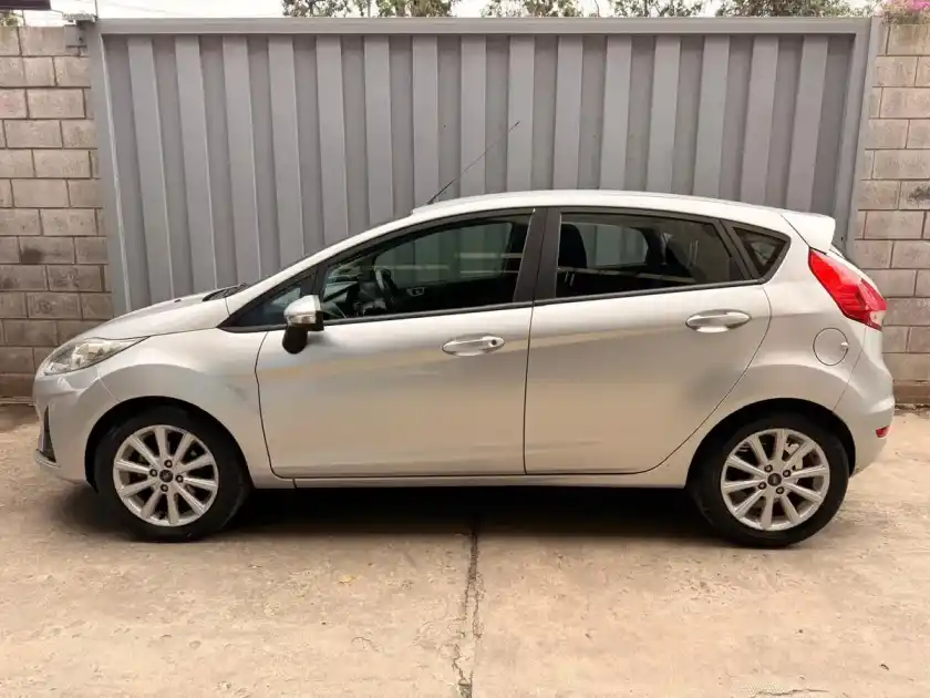 Ford Fiesta Kinetic 1.6 Se 120Cv 2018 - foto 2