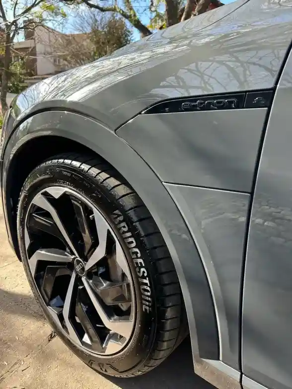 Audi Q8 E-Tron Sportback 0.0 55 Quattro 2025 - foto 4