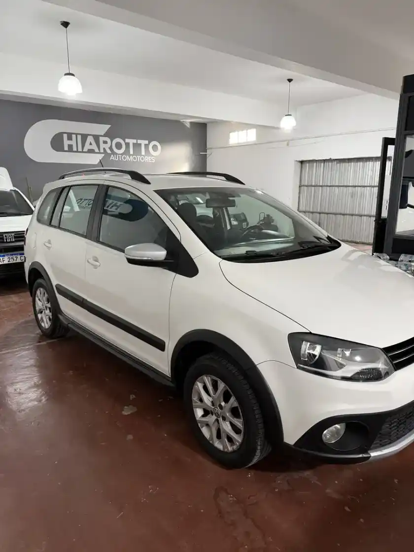 Volkswagen Suran 1.6 Highline Cross 2014 - foto 1