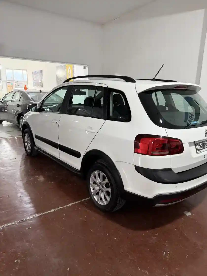 Volkswagen Suran 1.6 Highline Cross 2014 - foto 3