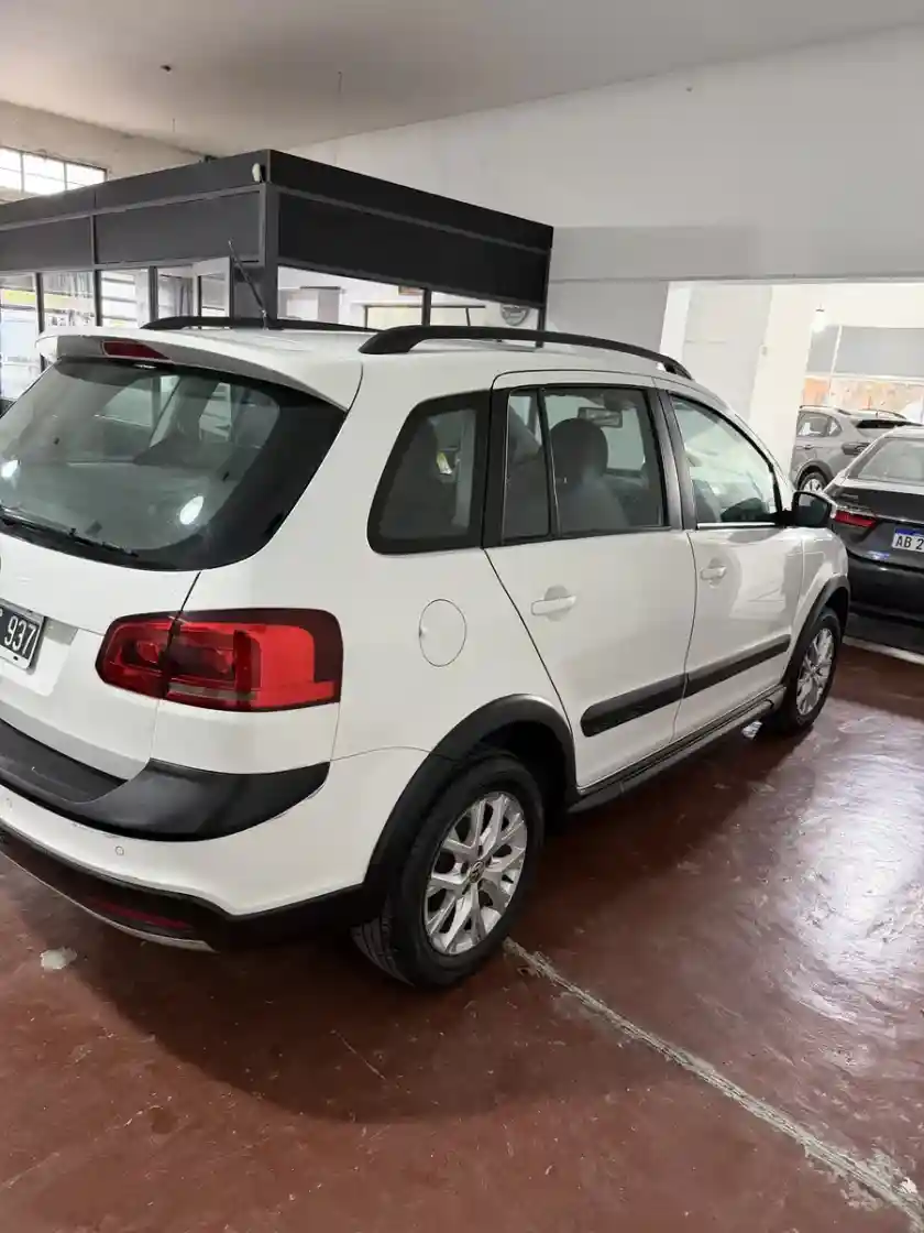 Volkswagen Suran 1.6 Highline Cross 2014 - foto 5