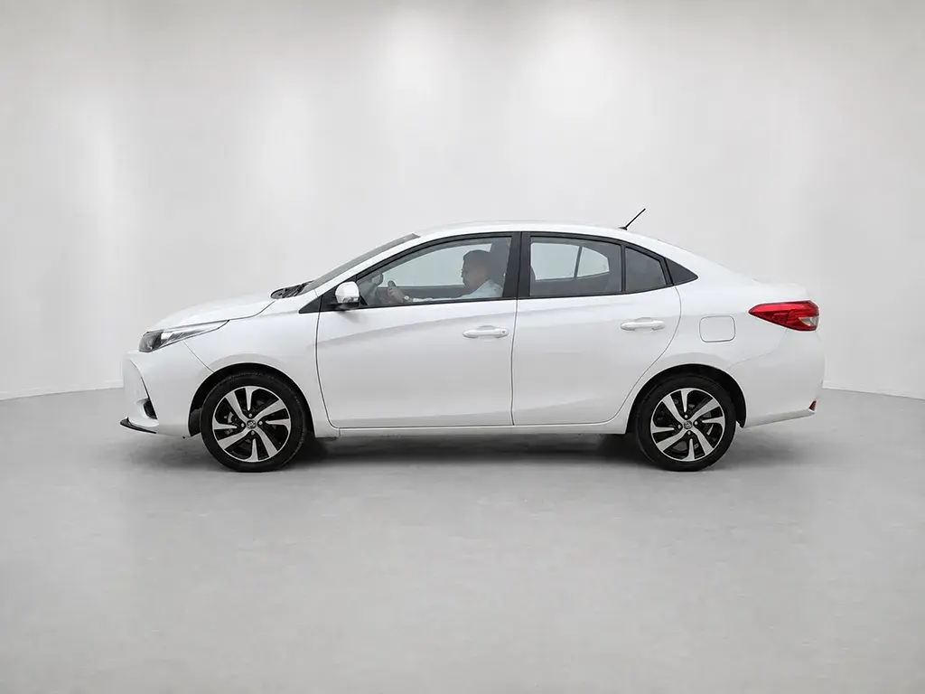 Toyota Yaris 1.5 107Cv Xls Pack Cvt Sedan 2024 - foto 2