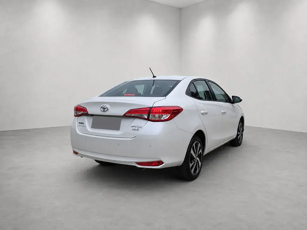 Toyota Yaris 1.5 107Cv Xls Pack Cvt Sedan 2024 - foto 3