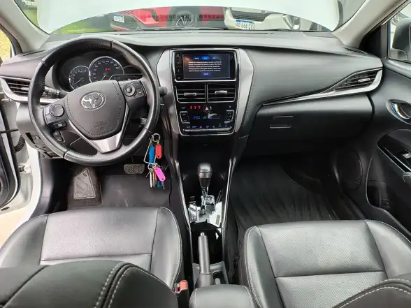Toyota Yaris 1.5 107Cv Xls Pack Cvt Sedan 2024 - foto 4