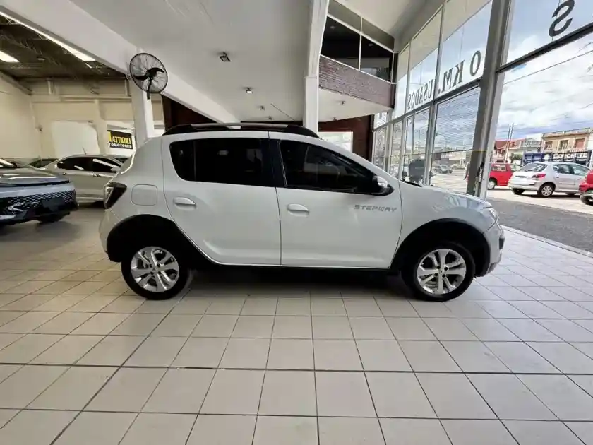 Renault Sandero Stepway 1.6 Privilege 105Cv 2016 - foto 4