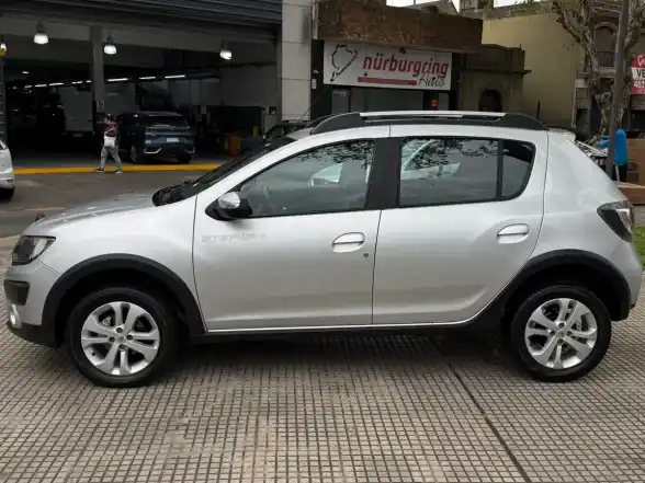 Renault Sandero Stepway 1.6 Privilege 105Cv 2018 - foto 2