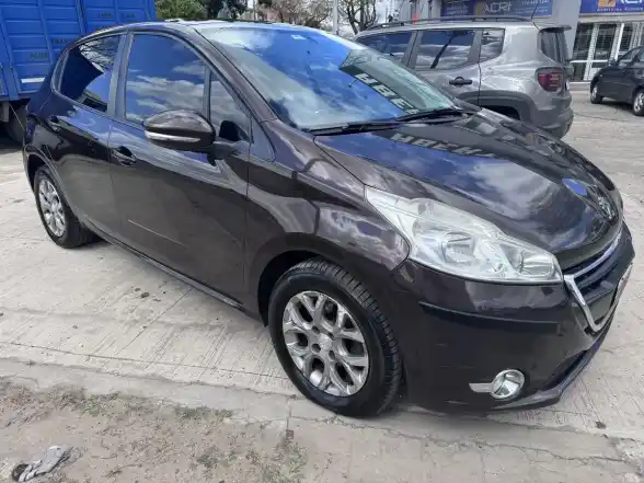 Peugeot 208 1.6 Allure Tiptronic 2015 - foto 2