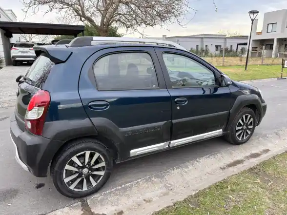 Toyota Etios 1.5 Cross 2016 - foto 5